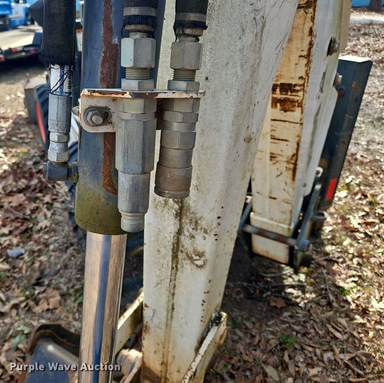 image for item NZ9123 2004 Bobcat B250 backhoe