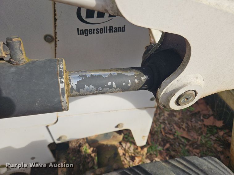 image for item NZ9123 2004 Bobcat B250 backhoe