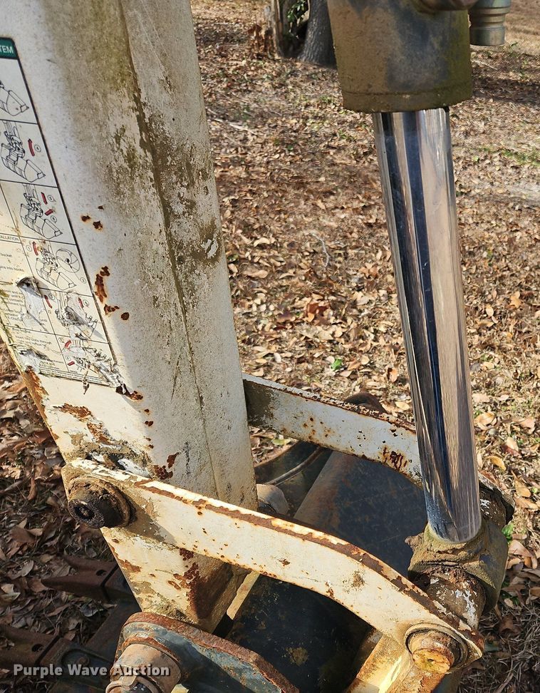 image for item NZ9123 2004 Bobcat B250 backhoe