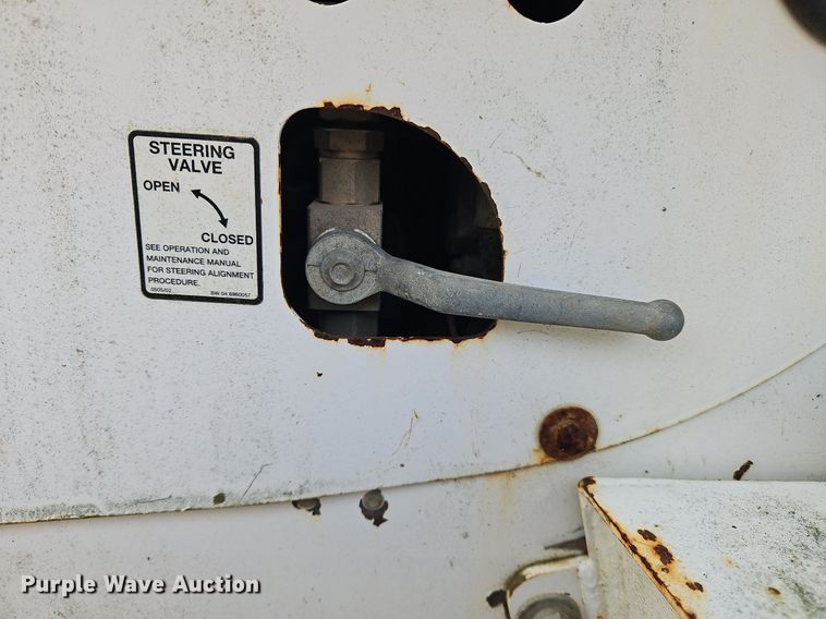 image for item NZ9123 2004 Bobcat B250 backhoe