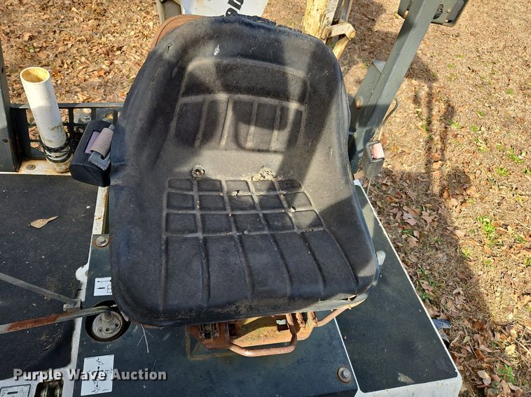 image for item NZ9123 2004 Bobcat B250 backhoe