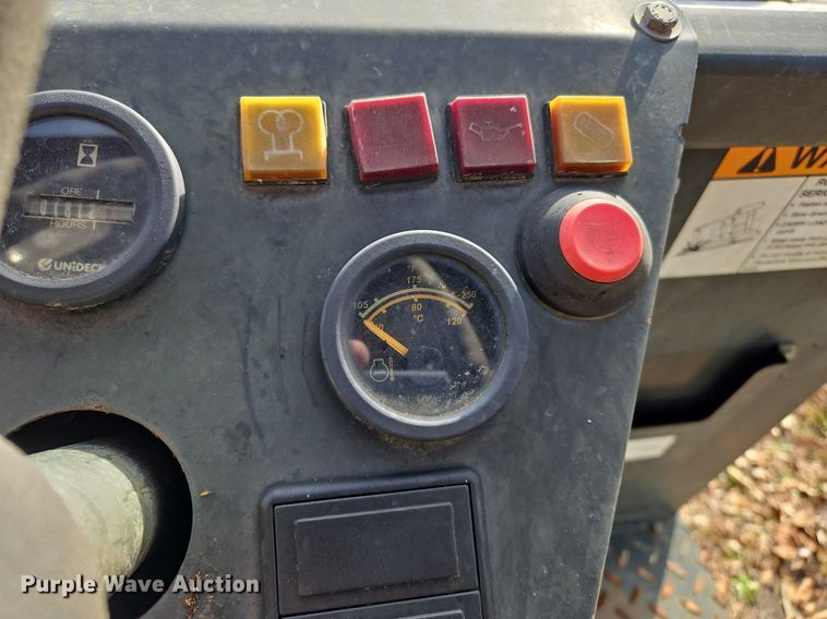 image for item NZ9123 2004 Bobcat B250 backhoe