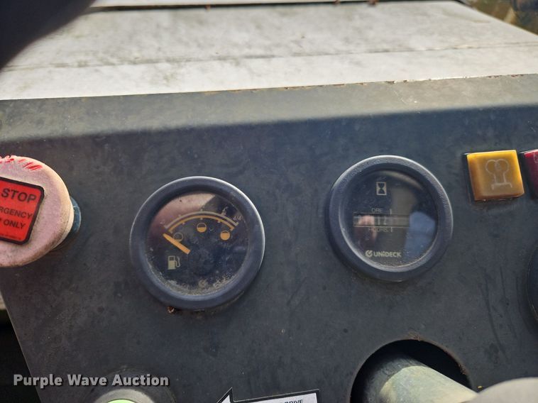 image for item NZ9123 2004 Bobcat B250 backhoe