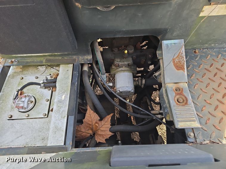 image for item NZ9123 2004 Bobcat B250 backhoe