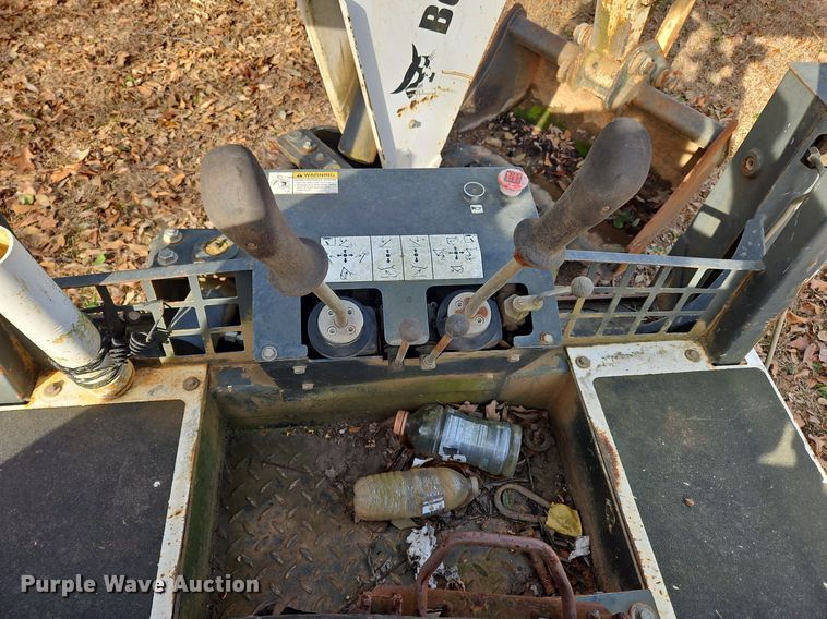 image for item NZ9123 2004 Bobcat B250 backhoe