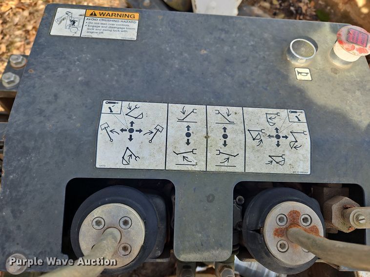 image for item NZ9123 2004 Bobcat B250 backhoe