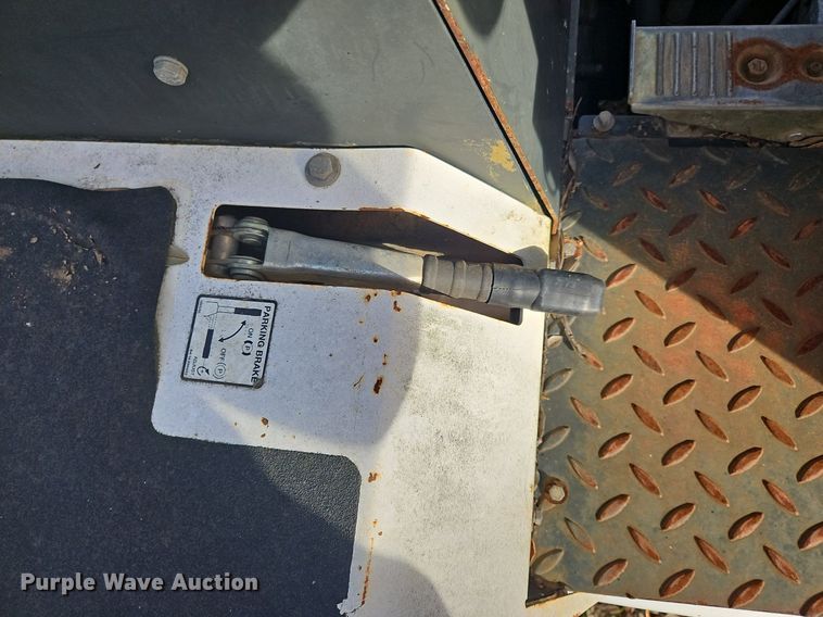 image for item NZ9123 2004 Bobcat B250 backhoe