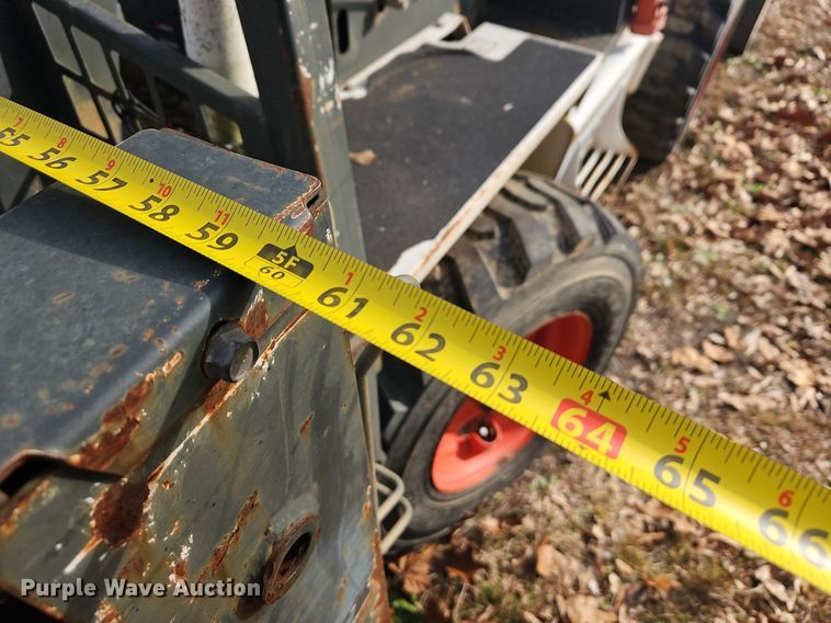 image for item NZ9123 2004 Bobcat B250 backhoe