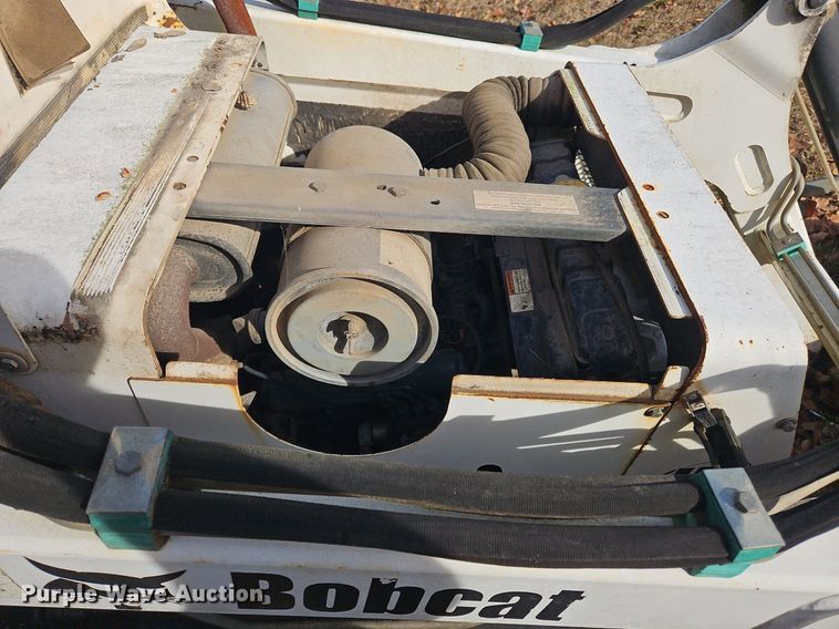 image for item NZ9123 2004 Bobcat B250 backhoe