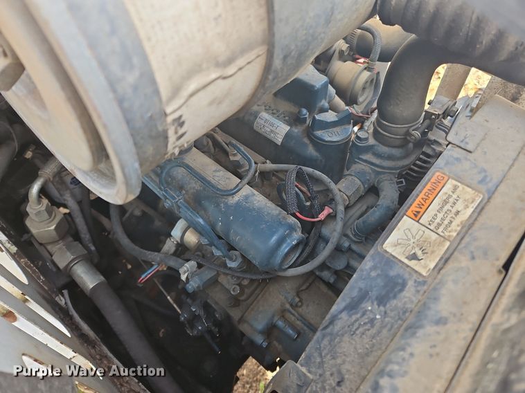 image for item NZ9123 2004 Bobcat B250 backhoe