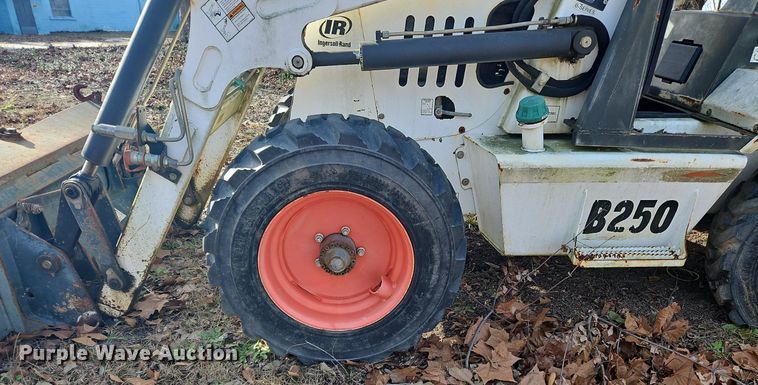 image for item NZ9123 2004 Bobcat B250 backhoe