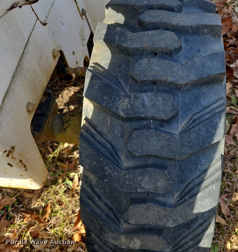 image for item NZ9123 2004 Bobcat B250 backhoe