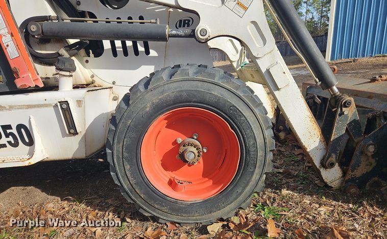 image for item NZ9123 2004 Bobcat B250 backhoe