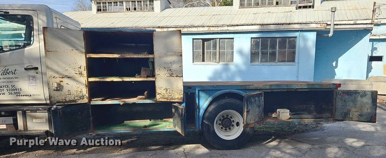 image for item NZ9124 2014 Hino 268 flatbed truck