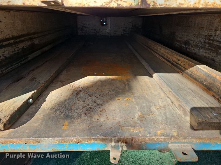 image for item NZ9124 2014 Hino 268 flatbed truck