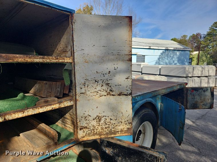 image for item NZ9124 2014 Hino 268 flatbed truck