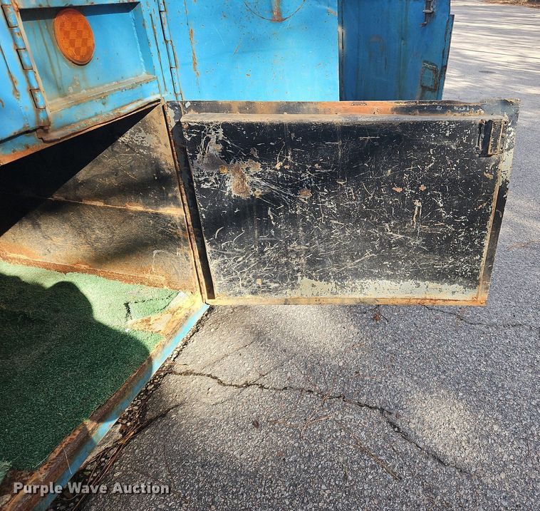 image for item NZ9124 2014 Hino 268 flatbed truck