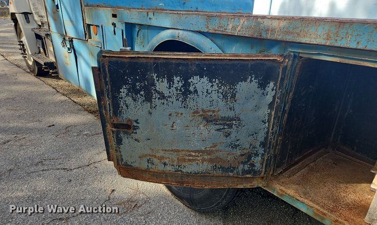 image for item NZ9124 2014 Hino 268 flatbed truck