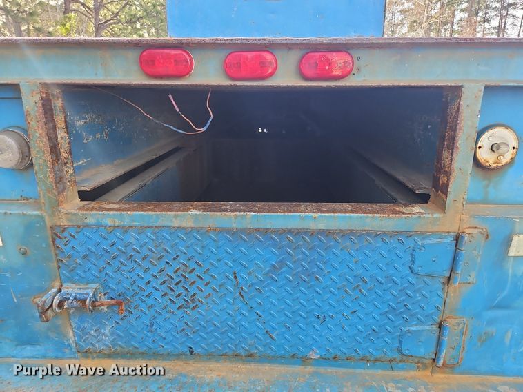 image for item NZ9124 2014 Hino 268 flatbed truck