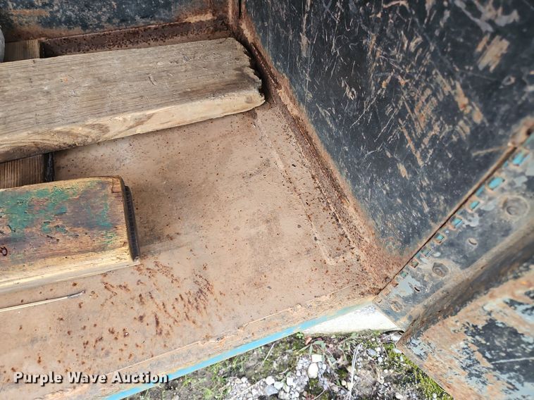 image for item NZ9124 2014 Hino 268 flatbed truck