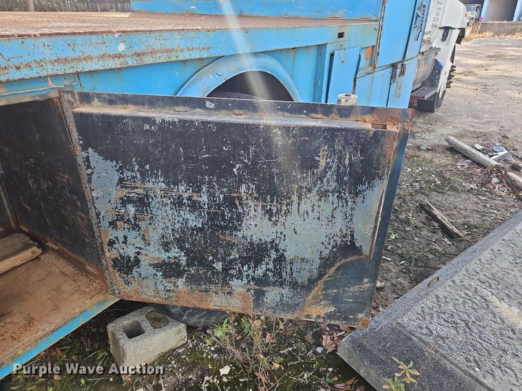 image for item NZ9124 2014 Hino 268 flatbed truck