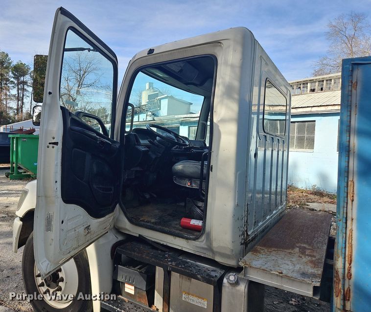 image for item NZ9124 2014 Hino 268 flatbed truck