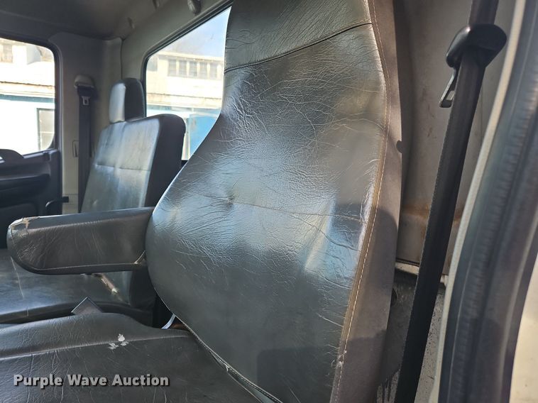 image for item NZ9124 2014 Hino 268 flatbed truck