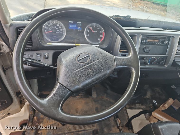 image for item NZ9124 2014 Hino 268 flatbed truck