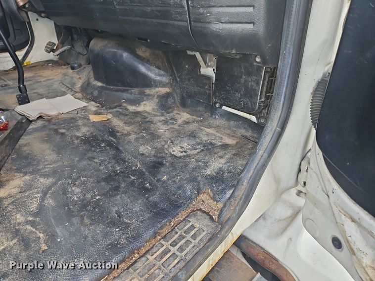 image for item NZ9124 2014 Hino 268 flatbed truck