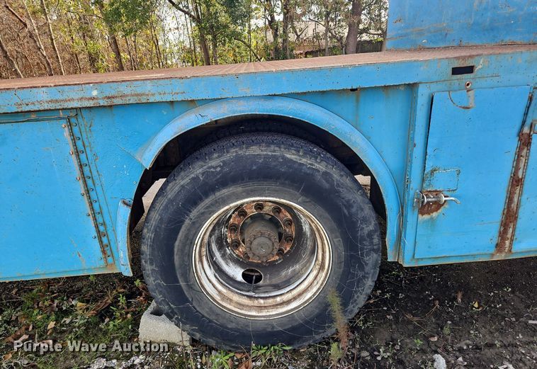 image for item NZ9124 2014 Hino 268 flatbed truck