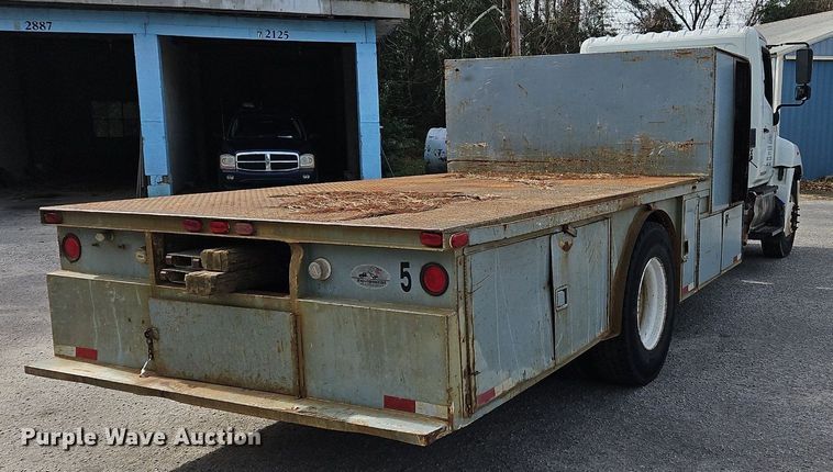 image for item NZ9125 2013 Hino 268 flatbed truck