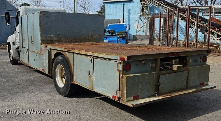 image for item NZ9125 2013 Hino 268 flatbed truck