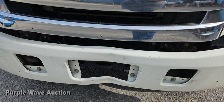 image for item NZ9125 2013 Hino 268 flatbed truck