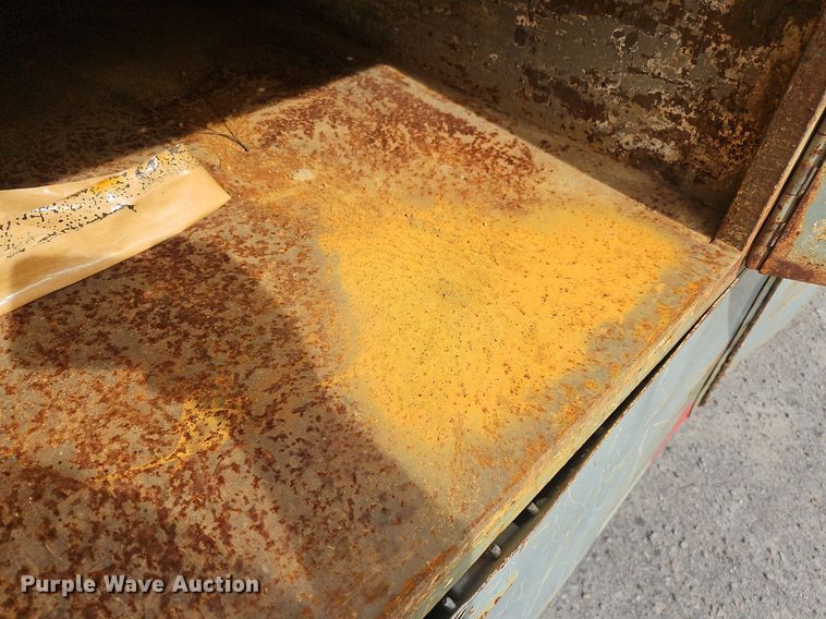 image for item NZ9125 2013 Hino 268 flatbed truck