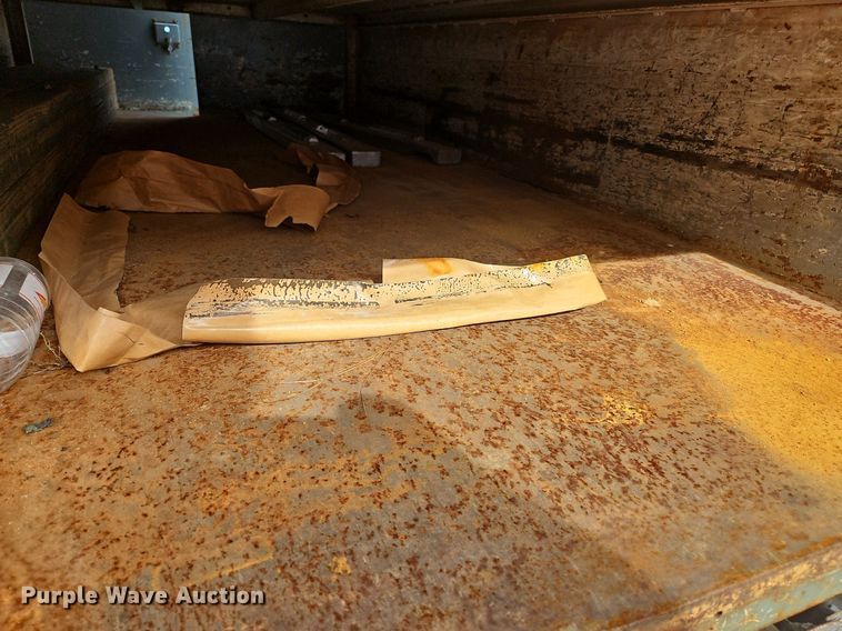 image for item NZ9125 2013 Hino 268 flatbed truck