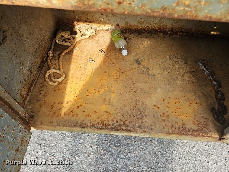 image for item NZ9125 2013 Hino 268 flatbed truck