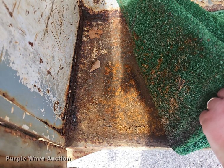 image for item NZ9125 2013 Hino 268 flatbed truck