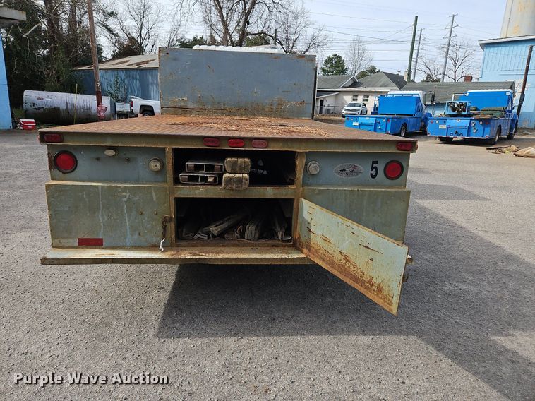 image for item NZ9125 2013 Hino 268 flatbed truck