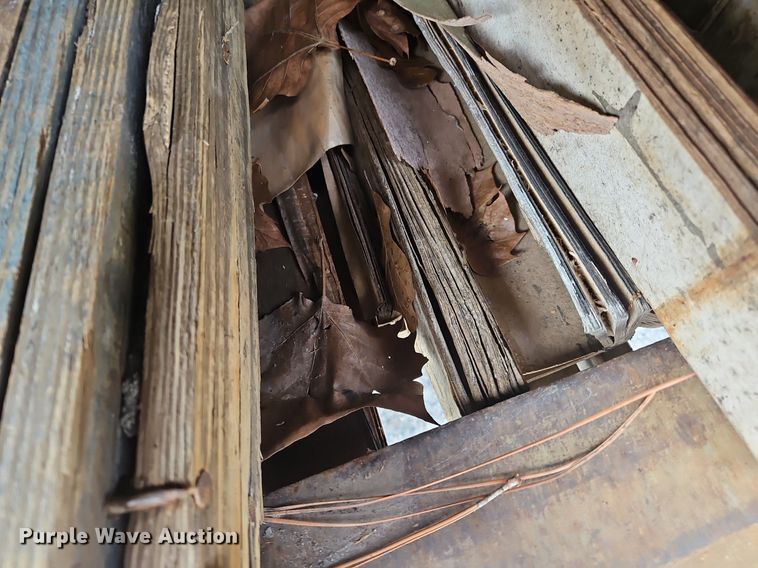 image for item NZ9125 2013 Hino 268 flatbed truck