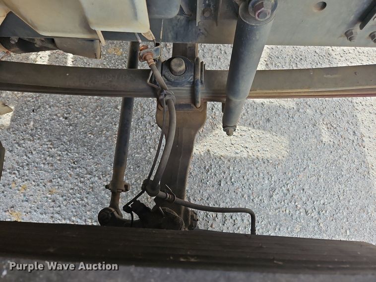 image for item NZ9125 2013 Hino 268 flatbed truck