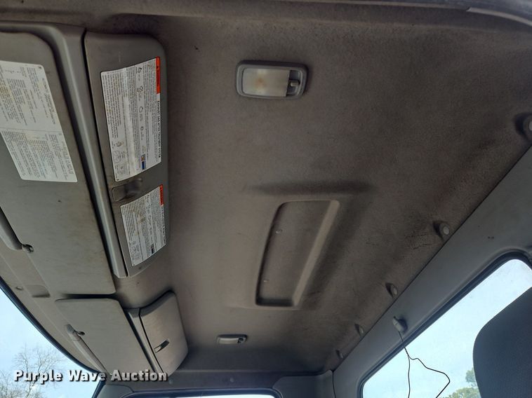 image for item NZ9125 2013 Hino 268 flatbed truck