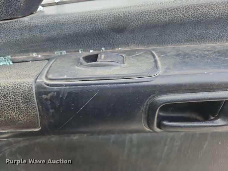 image for item NZ9125 2013 Hino 268 flatbed truck