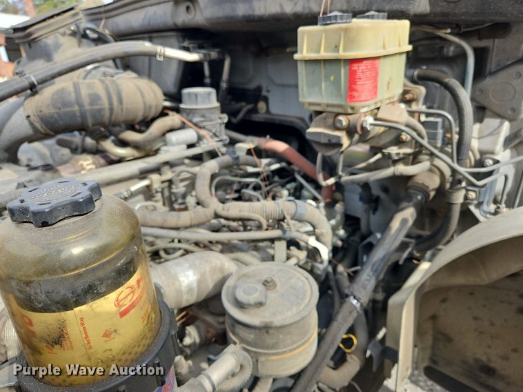 image for item NZ9125 2013 Hino 268 flatbed truck