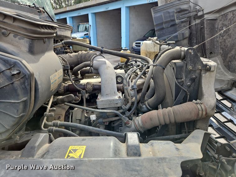 image for item NZ9125 2013 Hino 268 flatbed truck