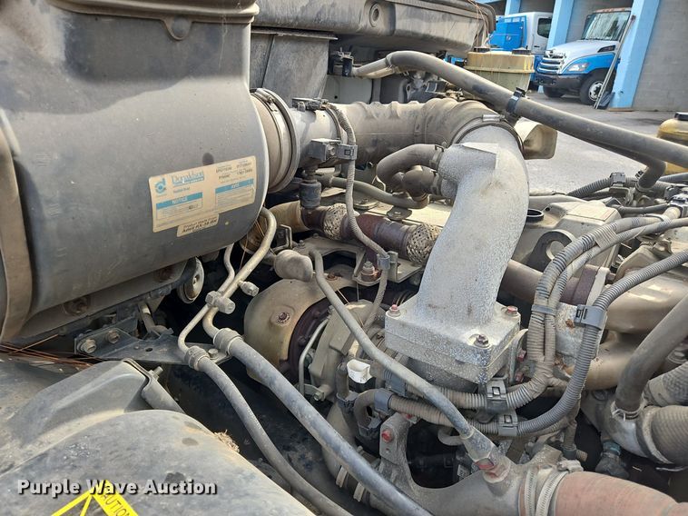 image for item NZ9125 2013 Hino 268 flatbed truck