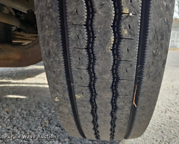 image for item NZ9125 2013 Hino 268 flatbed truck