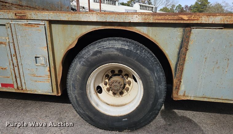 image for item NZ9125 2013 Hino 268 flatbed truck