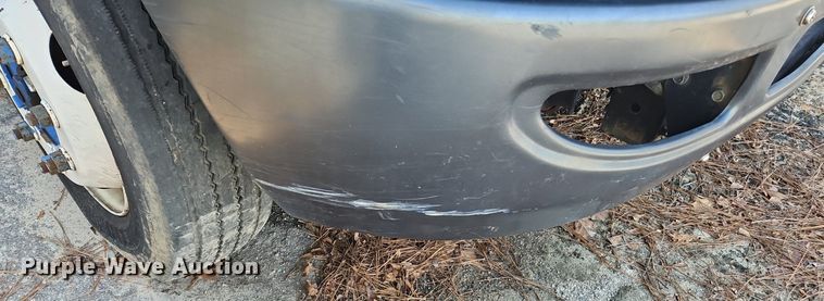 image for item NZ9126 2003 International  4300 truck cab and chassis