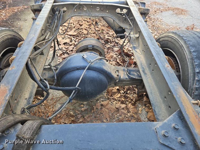 image for item NZ9126 2003 International  4300 truck cab and chassis