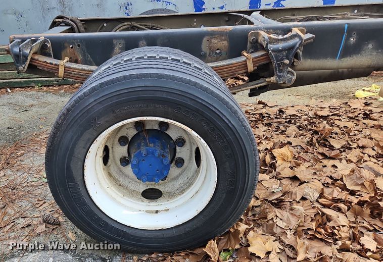 image for item NZ9126 2003 International  4300 truck cab and chassis